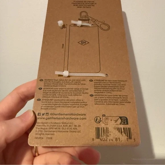 Brand new Gentleman’s Hardware Mini Hip Flask - Picture 3 of 4